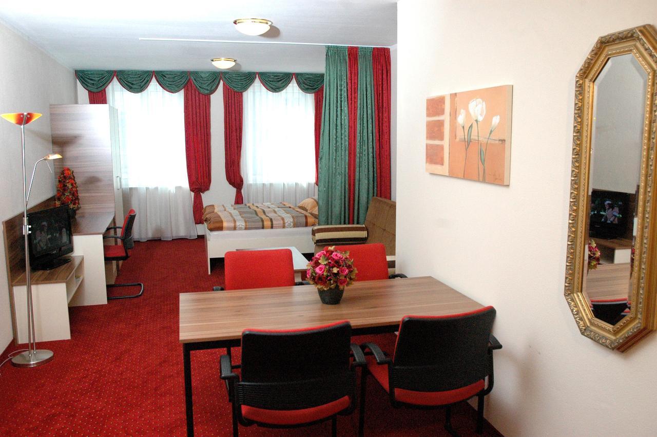 Hotel Garni Daniela Urich Schwanenstadt Exterior photo